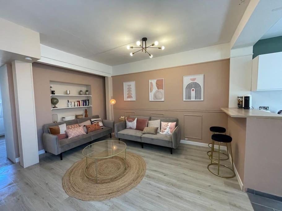 Appartement Spacieux A Deux Pas Du Centre Remeš Exteriér fotografie