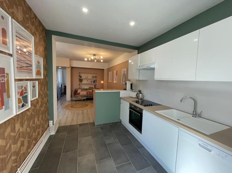 Appartement Spacieux A Deux Pas Du Centre Remeš Exteriér fotografie