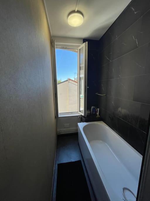 Appartement Spacieux A Deux Pas Du Centre Remeš Exteriér fotografie